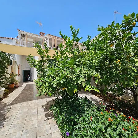 Guest house Kirki Hydra 3*